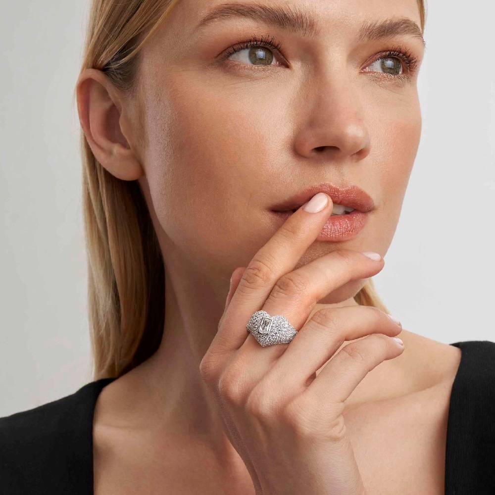 Nomination Anello Domina con Cuore e Zirconi Prezzo Ridotto