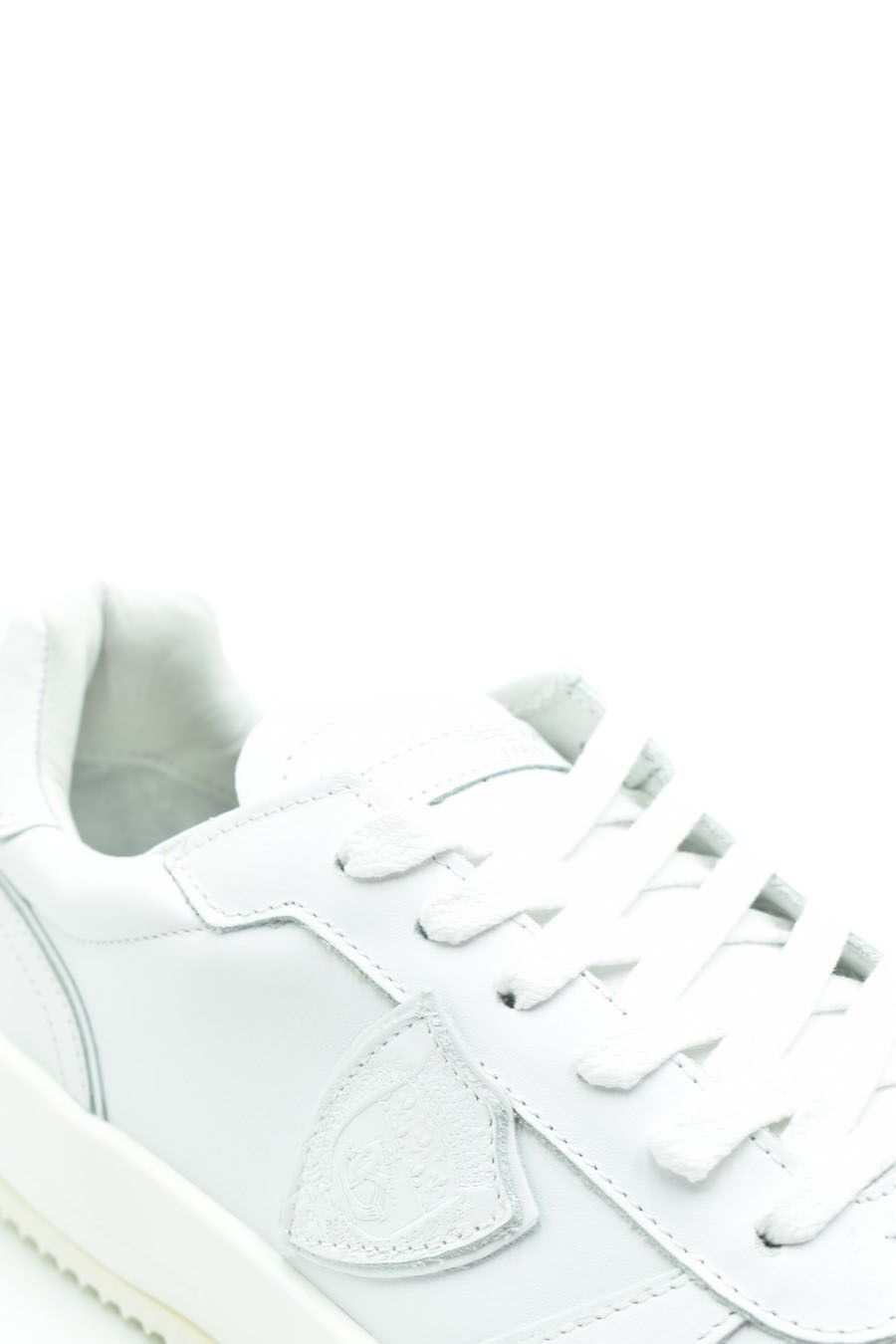 PHILIPPE MODEL  Sneakers Philippe Model in Pelle Bianca da Donna Outlet