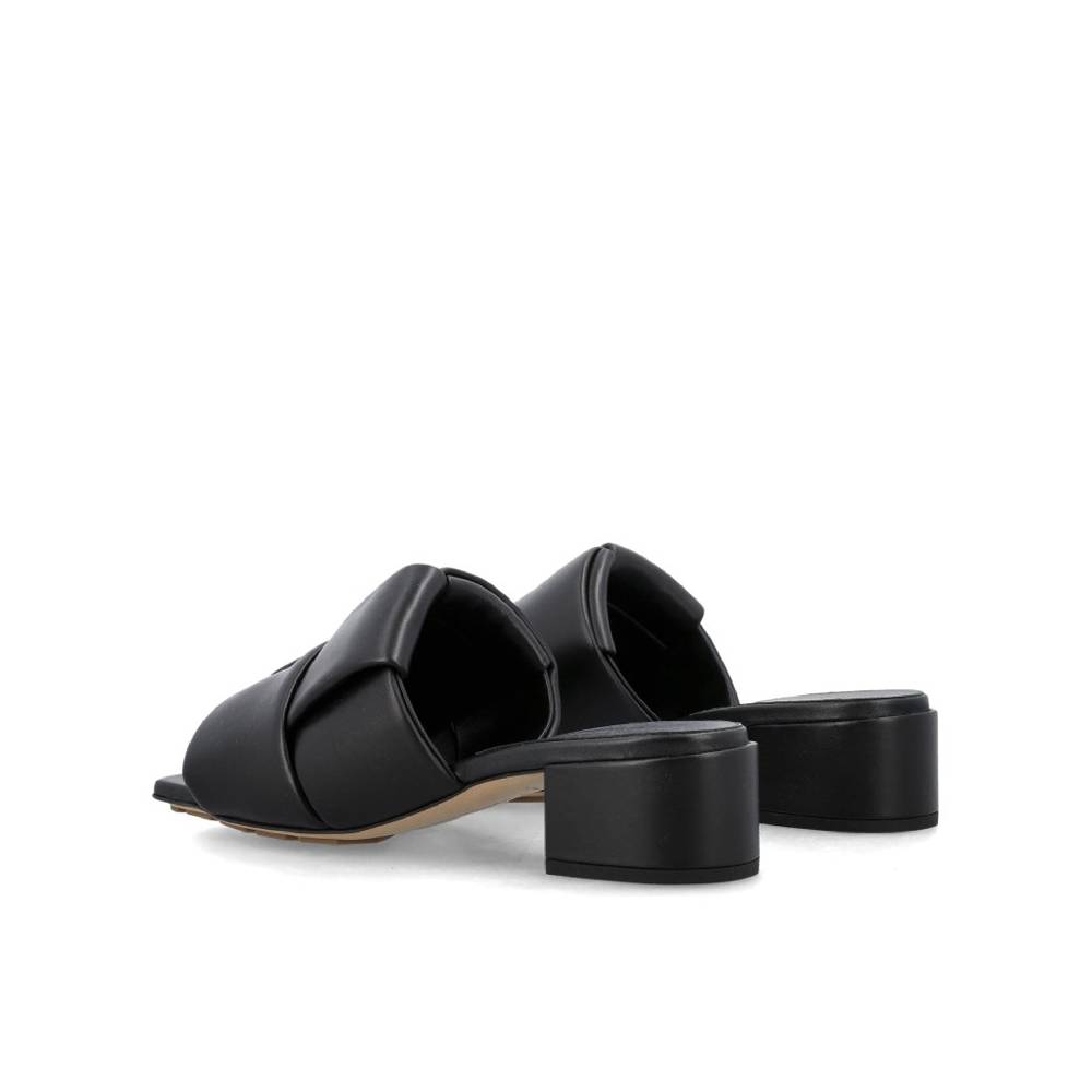 BOTTEGA VENETA  Mules da Donna Nere in Pelle Bottega Veneta Saldi Di Fabbrica