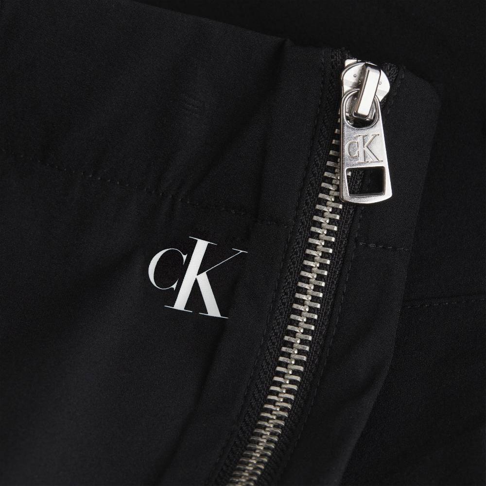 CALVIN KLEIN  Pantaloni Slim Vita Alta Calvin Klein in Nylon Riciclato I Più Venduti