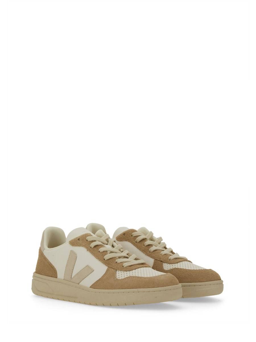 VEJA SNEAKER V-10 IN PELLE Sottocosto
