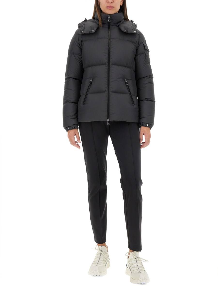 MONCLER GIACCA CORTA FOURMINES IN NYLON RICICLATO Offerta