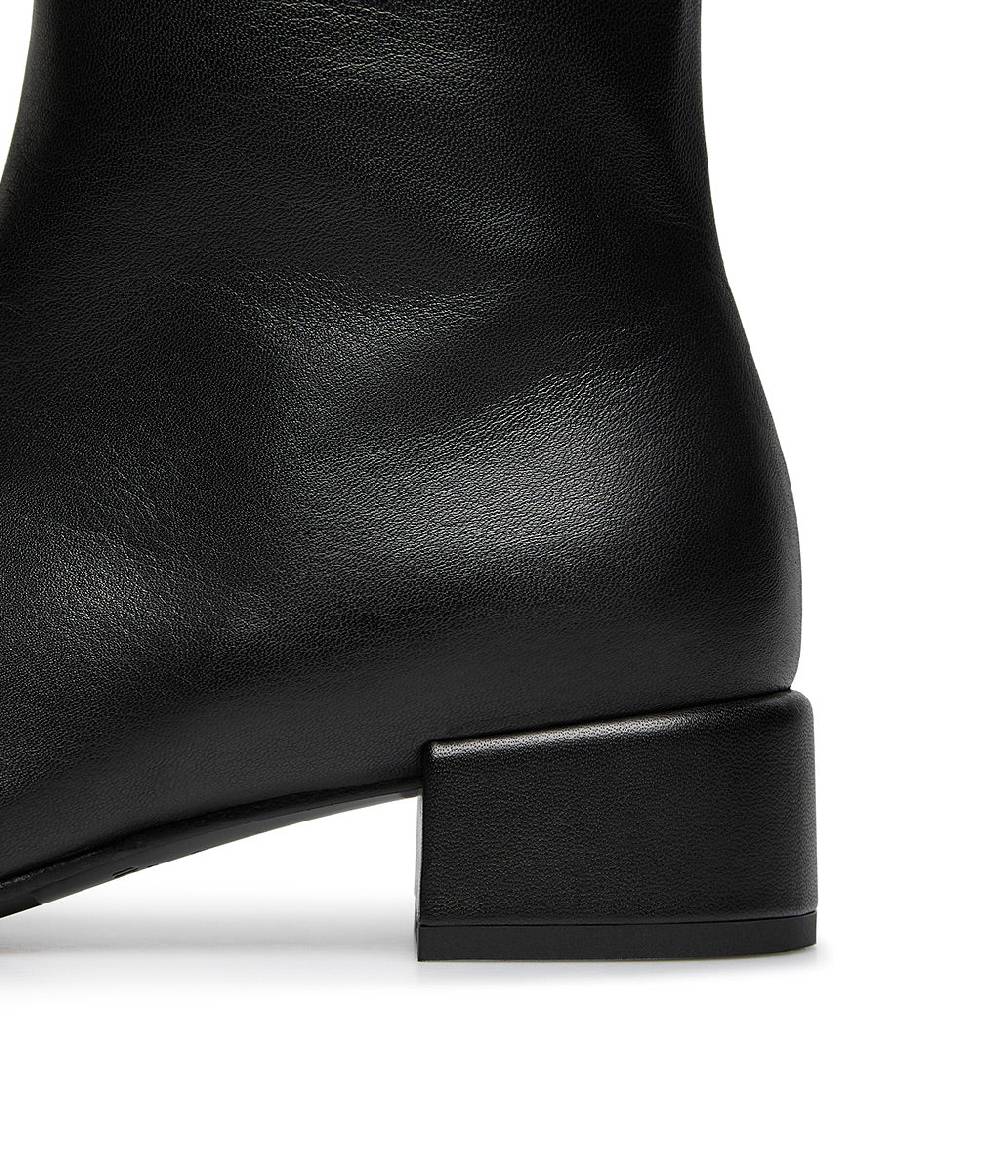 Loriblu Stivaletto nappa nero con dettagli in vernice Vendita calda