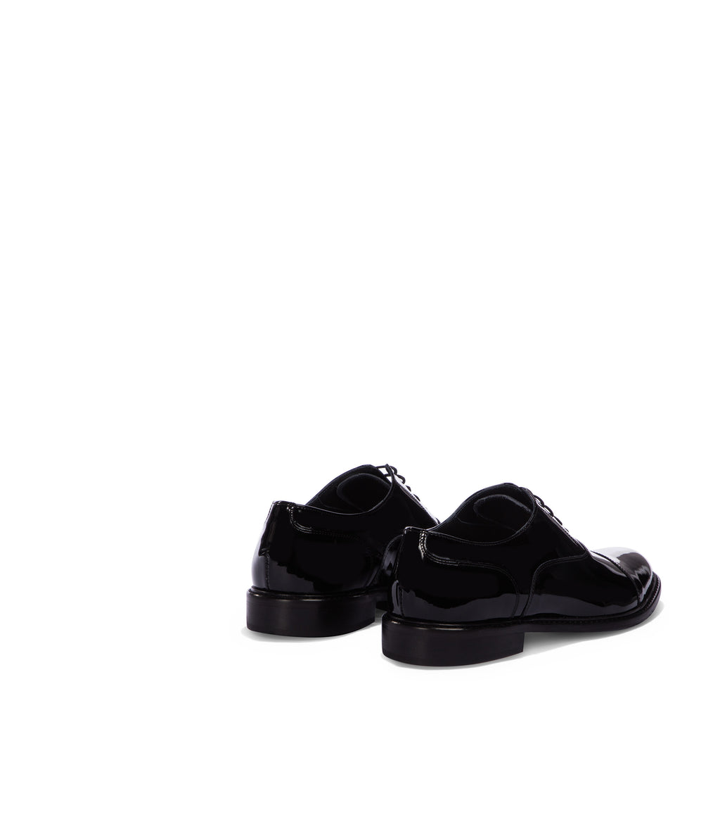 Loriblu Stringate oxford in vernice nera Offerta San Valentino