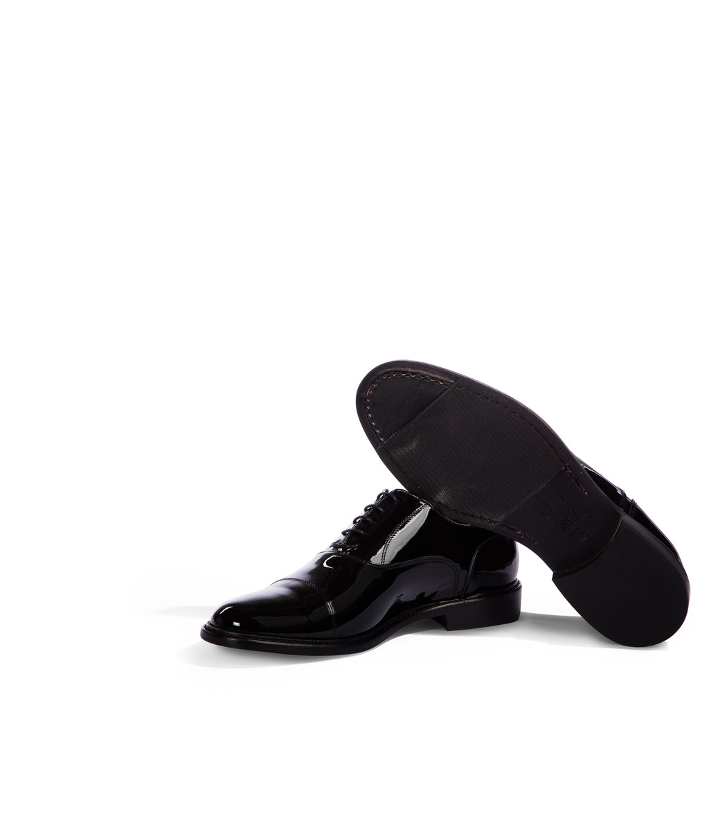 Loriblu Stringate oxford in vernice nera Offerta San Valentino