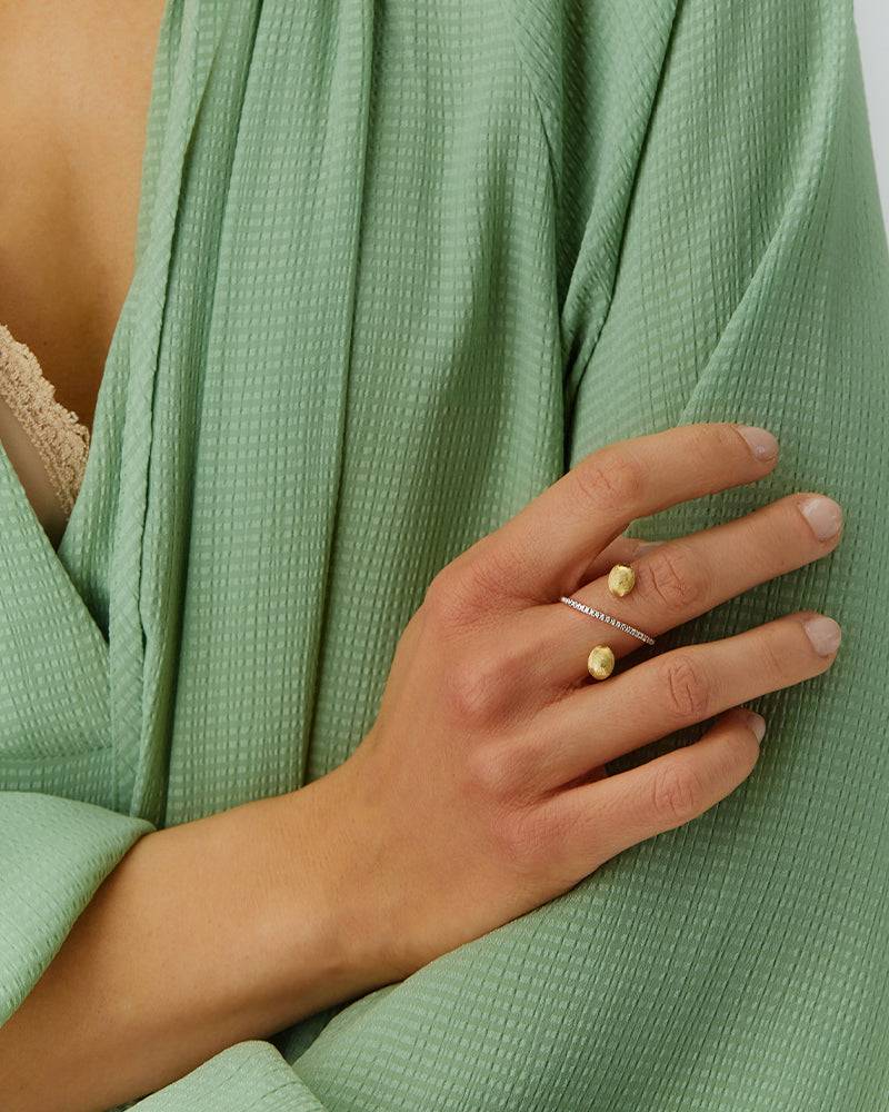 Nanis Anello ad incrocio "DANCING ÉLITE" con boules incise a mano in oro e d – Nanis Italian Jewels Qualità Garantita