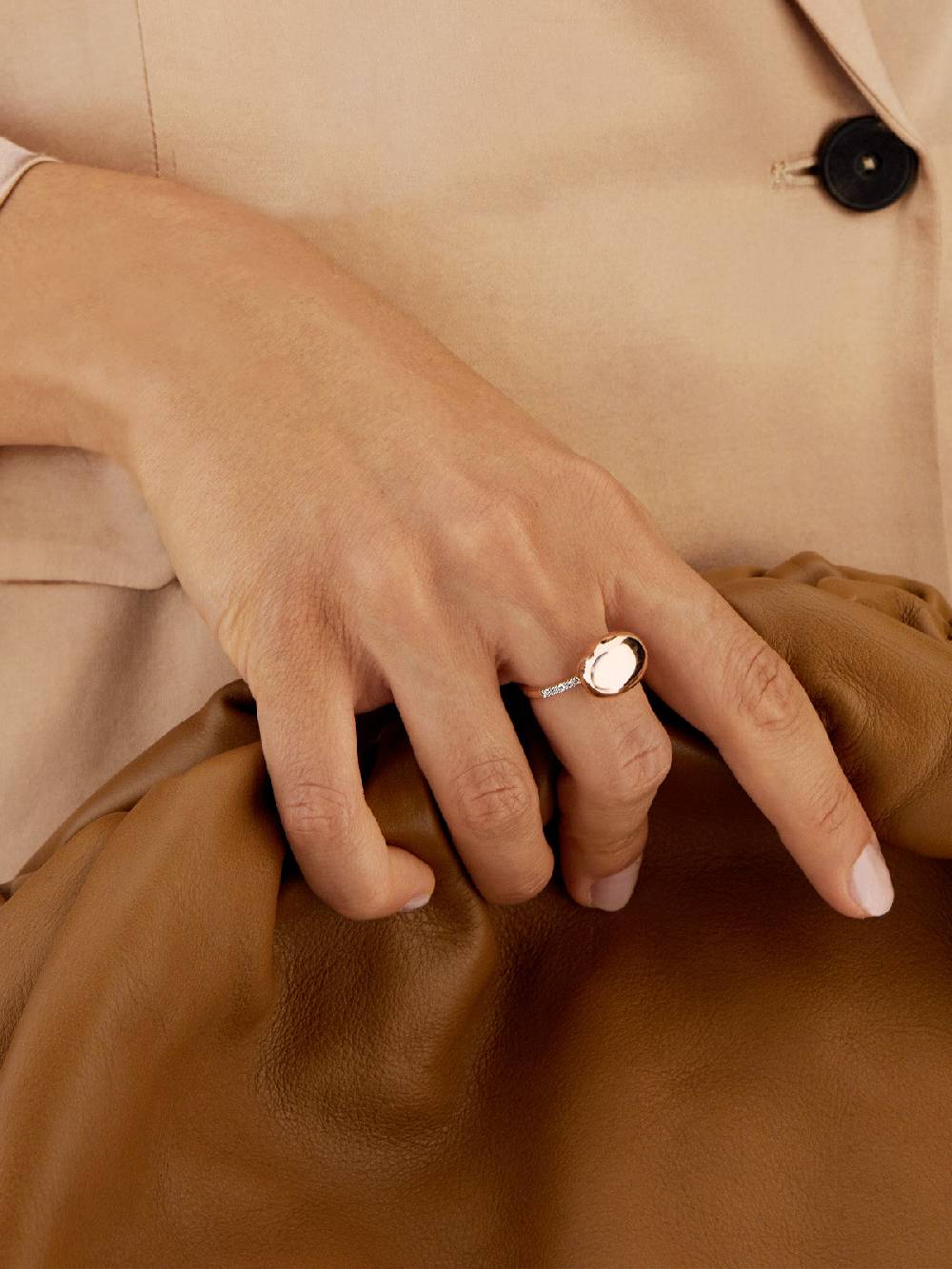 Nanis Anello "DANCING ÉLITE" con boule in oro rosa e pavè di diamanti (medio – Nanis Italian Jewels Spedizione Gratuita