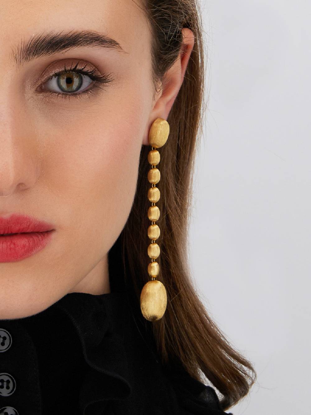 Nanis Orecchini "NUVOLE" con boules degradè grandi in oro incise a mano – Nanis Italian Jewels Moda
