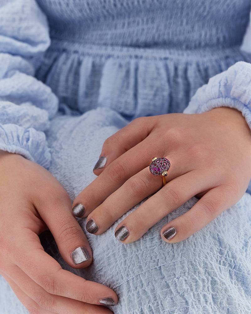 Nanis Anello "DANCING REVERSE" double face in oro, zaffiri rosa, rubini, opa – Nanis Italian Jewels Promozione Limitata