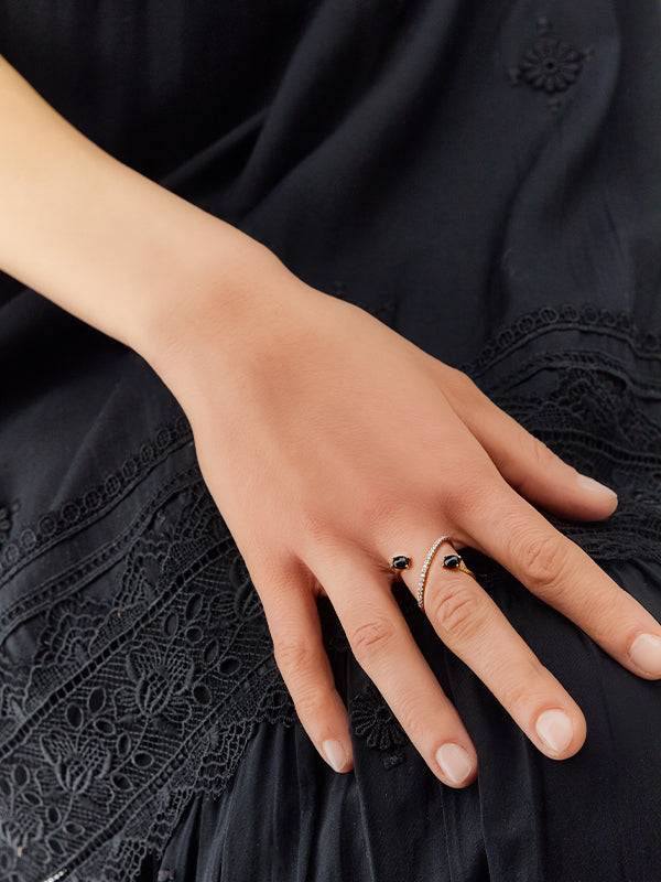 Nanis Anello ad incrocio "DANCING MYSTERY BLACK" in oro, diamanti e onice ne – Nanis Italian Jewels Consegna Veloce