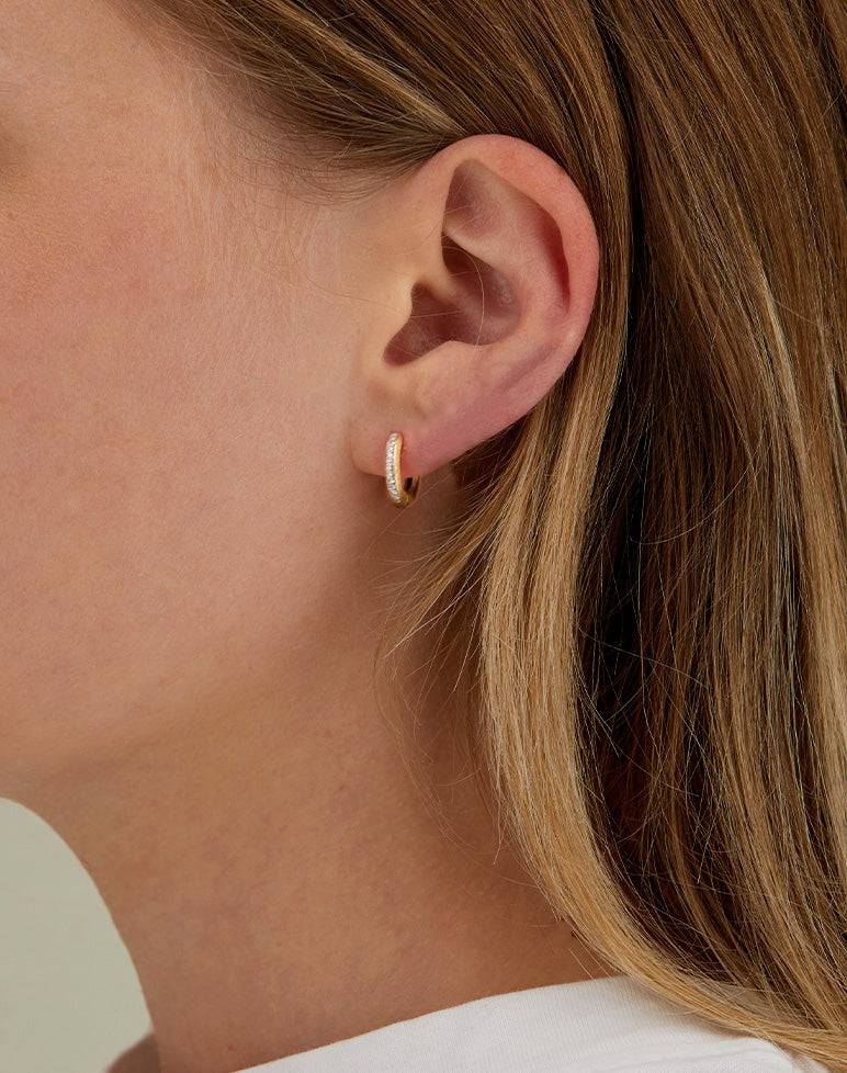 Nanis Orecchini a cerchio piccoli "LIBERA" in oro e diamanti – Nanis Italian Jewels Affare Del Giorno
