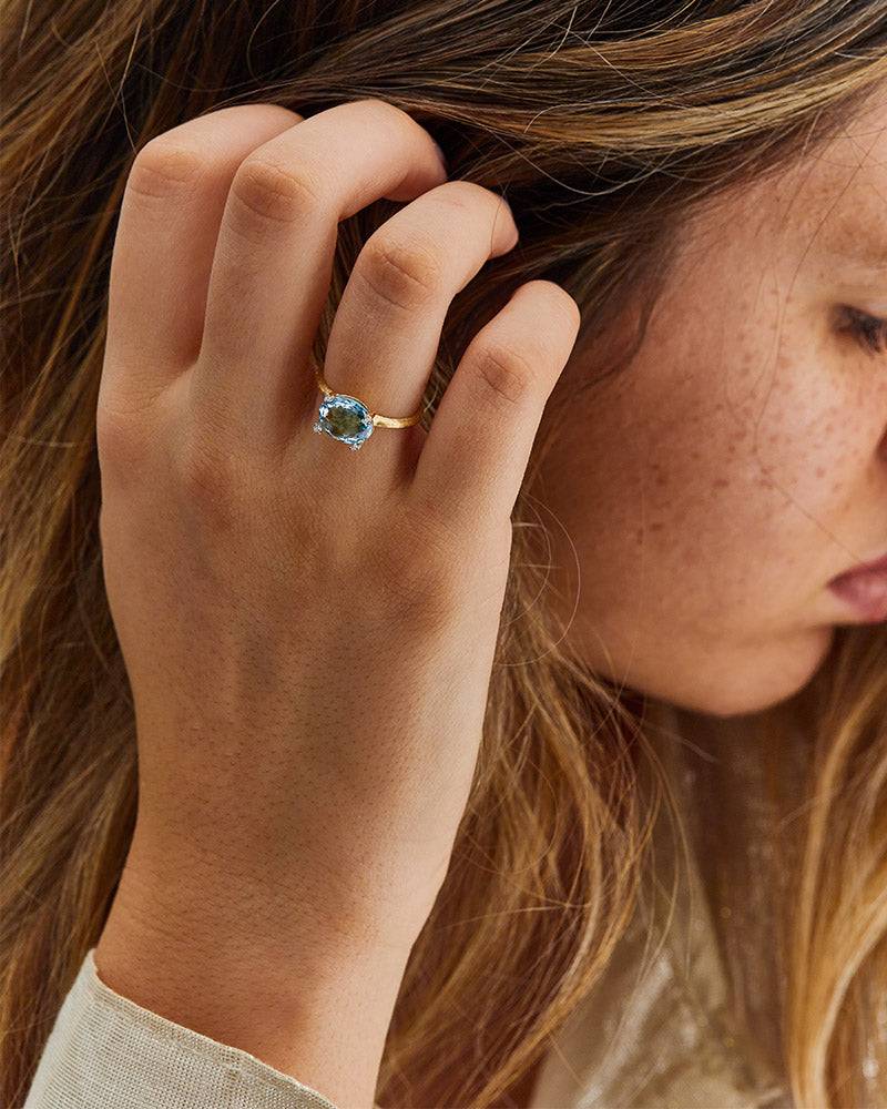 Nanis Anello "IPANEMA" in oro, topazio blu e dettagli di diamanti – Nanis Italian Jewels Prezzo Ridotto