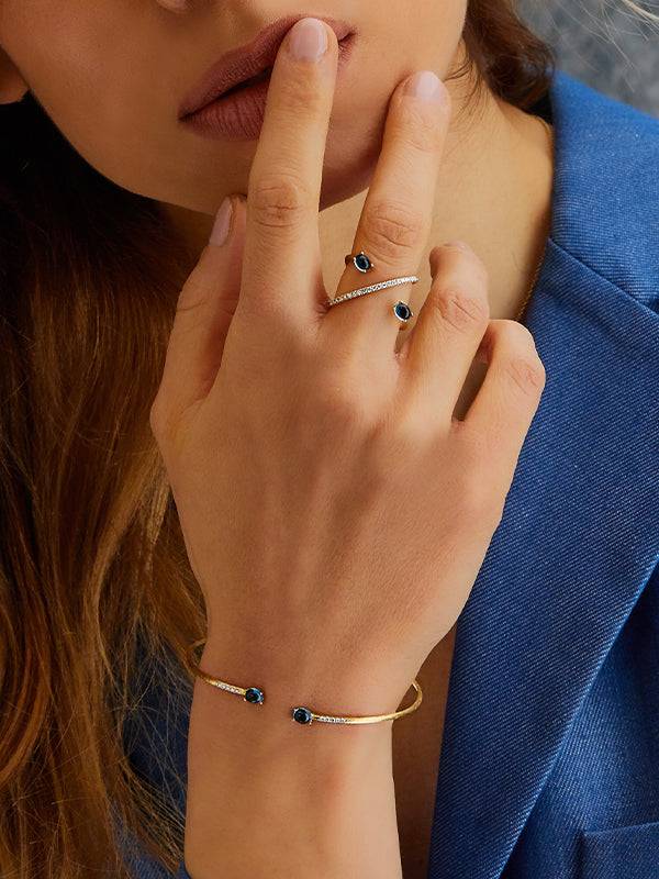 Nanis Bracciale a schiava "DANCING AZURE" inciso a mano in oro, diamanti e t – Nanis Italian Jewels Vendite Flash