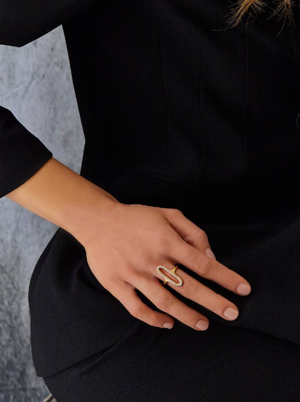 Nanis Anello "LIBERA" con elemento ovale in oro e diamanti (grande) – Nanis Italian Jewels Offerte stagionali