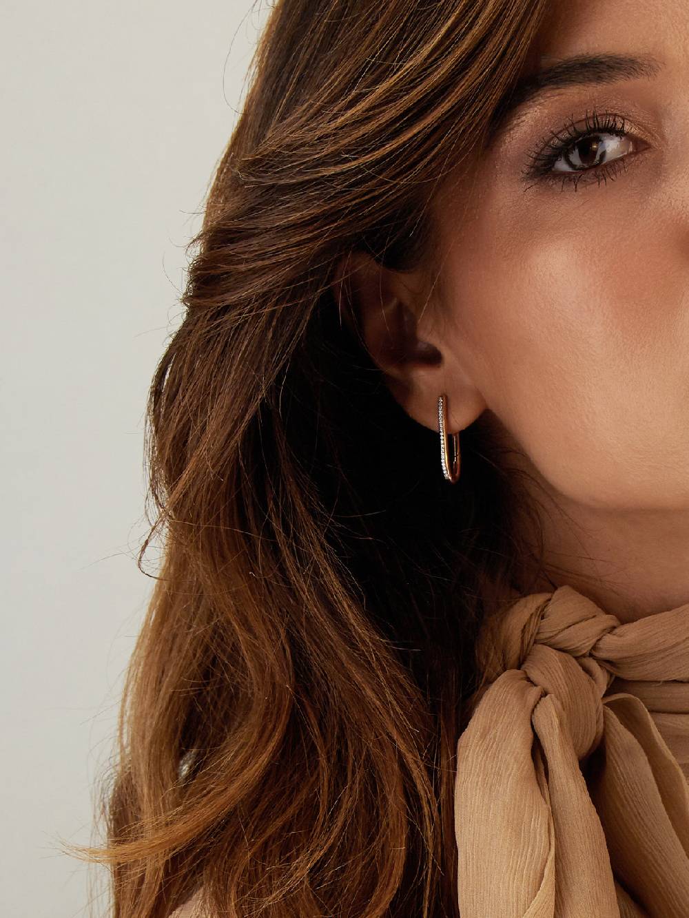 Nanis Orecchini a cerchio "libera" squadrati medi in oro rosa e diamanti – Nanis Italian Jewels Negozi Online