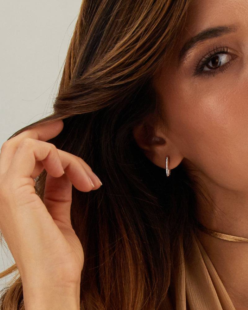 Nanis Orecchini a cerchio "libera" squadrati piccoli in oro rosa e diamanti – Nanis Italian Jewels Acquista Ora