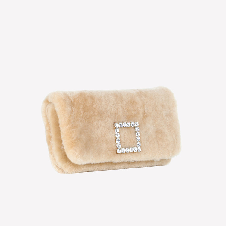 Roberto Festa BORSA CLUTCH IN MONTONE EFFETTO VISONE MIELE CON FIBBIA QUADRA COLOR GOLD CON CRISTALLI CAPRILUX Acquista Ora