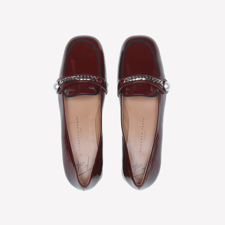 Roberto Festa MOCASSINO IN VERNICE BORDEAUX CON ACCESSORIO CATENA ARGENTO DODI In Saldo