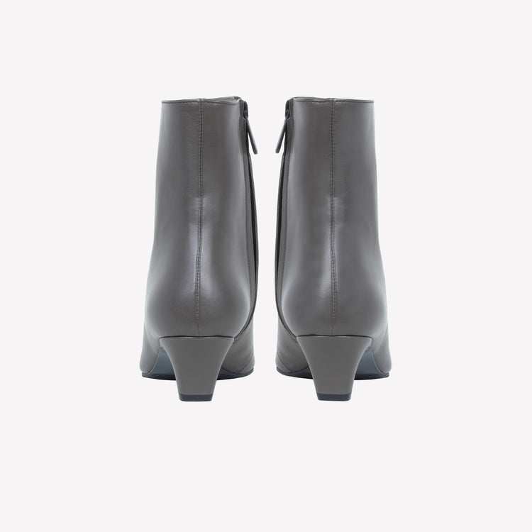 Roberto Festa Ankle boot in agnello con dettaglio in metallo opaco Lissy Qualità Garantita