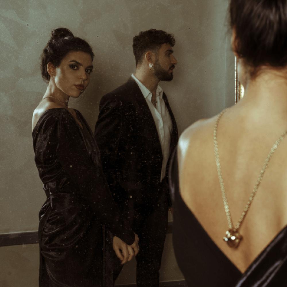 Thais Bernardes Collana con Ciondolo IO TU Saldi Di Fabbrica