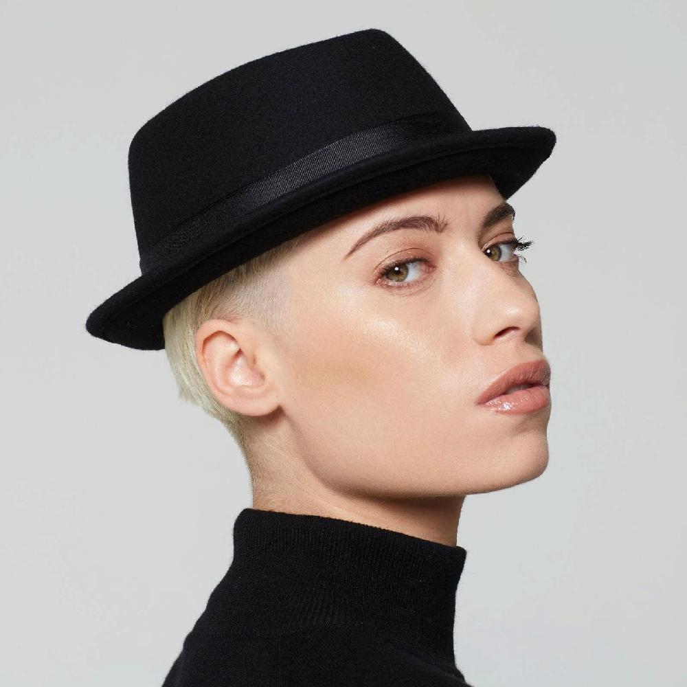A.S.98 CAPPELLO CLIVE Negozi Online