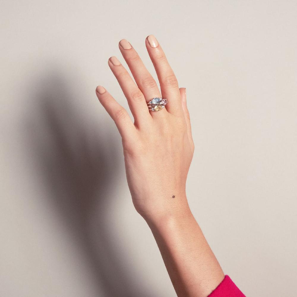 Unoaerre Anello solitario in argento con cubic zirconia rosa | UNOAERRE Gioielli Presa