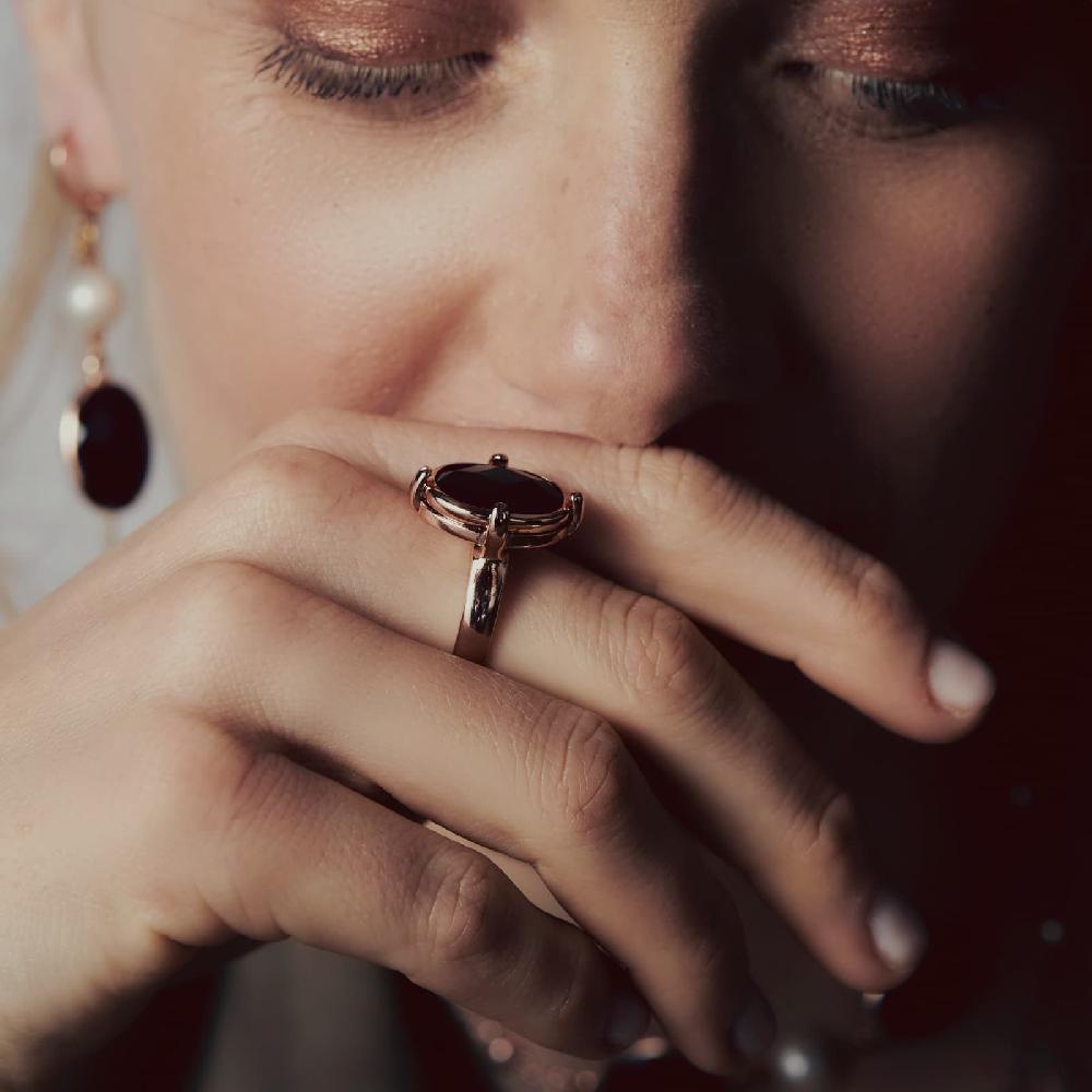 Unoaerre Anello con pietra nera | UNOAERRE Gioielli Vendita