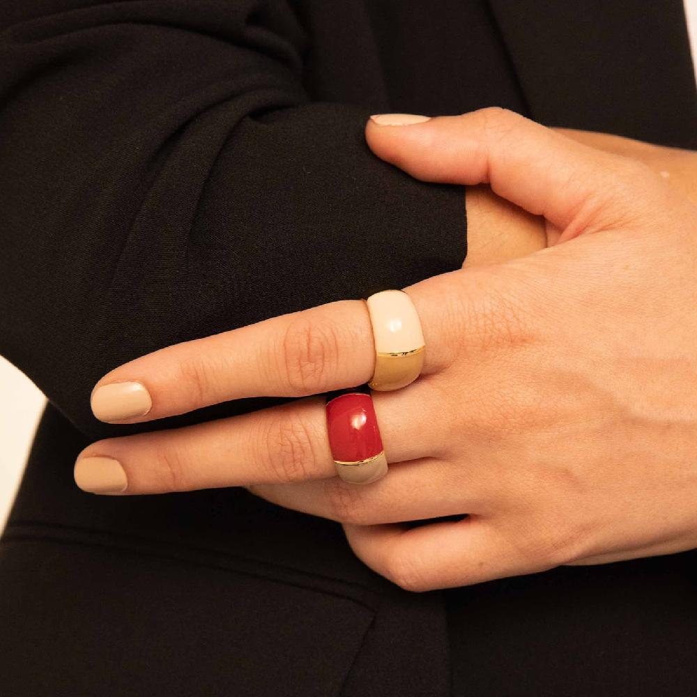 Unoaerre Anello in bronzo dorato con design bombato e smalto beige e nocciola. | UNOAERRE Gioielli Saldi