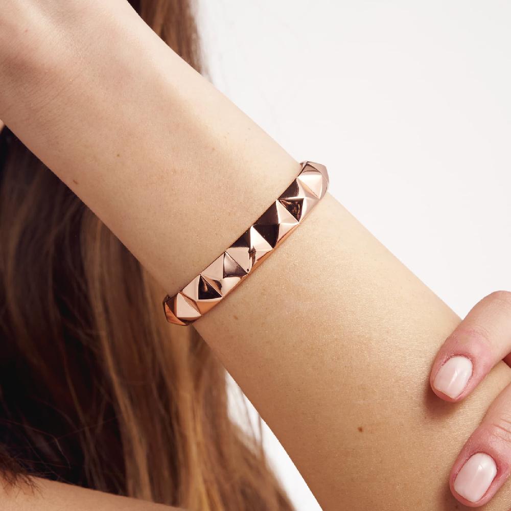 Unoaerre Bracciale rigido in bronzo dorato rosa piramidi | UNOAERRE Gioielli Novità