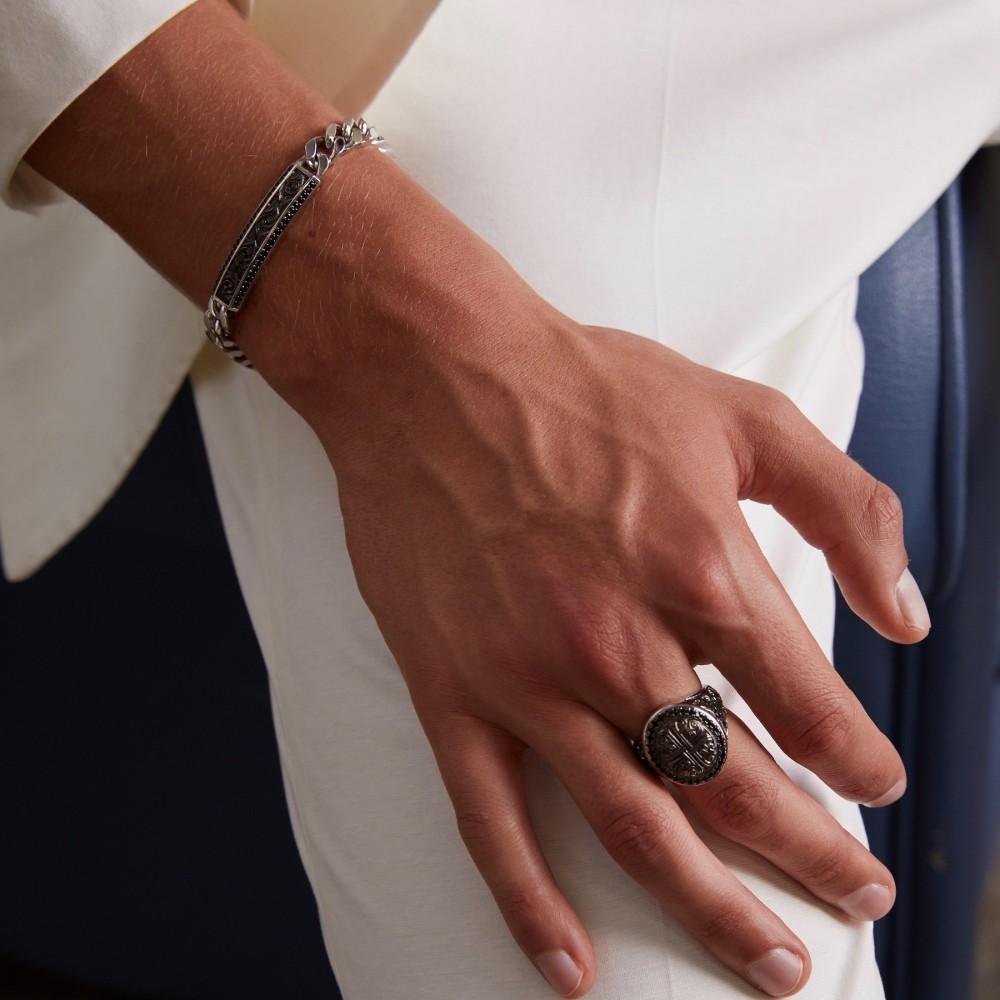Zancan Bracciale Zancan in argento a grumetta con targa e pietre nere Vendita
